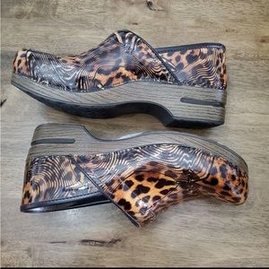 Dansko Size 42 leopard